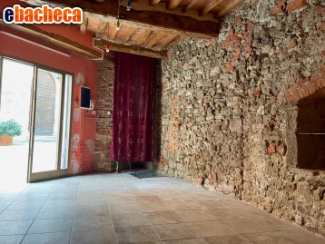 locale commerciale in affitto ad Asciano
