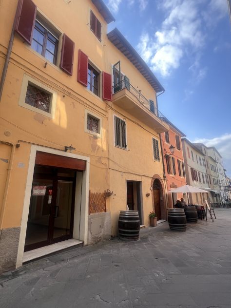 negozio in affitto ad Asciano
