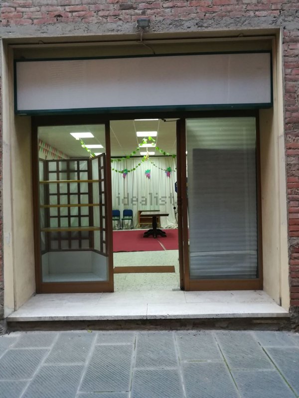 locale commerciale in affitto a Chiusi