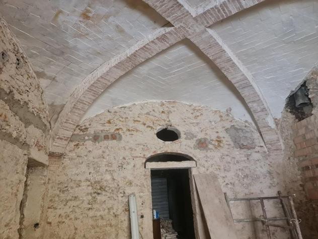 negozio in affitto a Colle di Val d'Elsa
