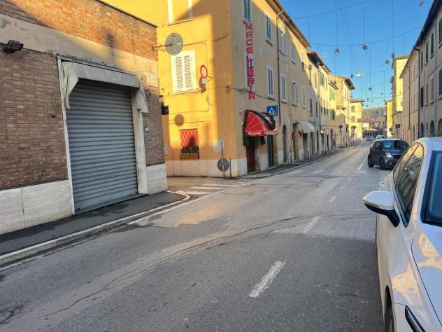 negozio in affitto a Colle di Val d'Elsa