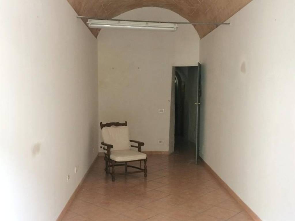 negozio in affitto a Colle di Val d'Elsa