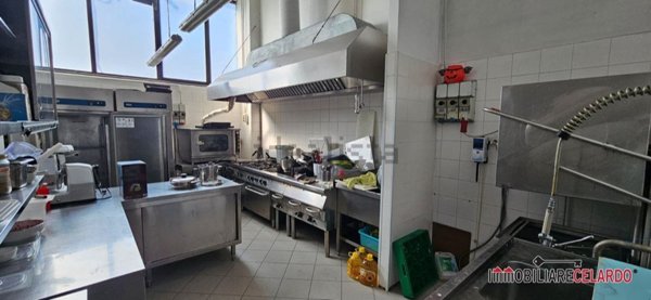 negozio in affitto a Colle di Val d'Elsa