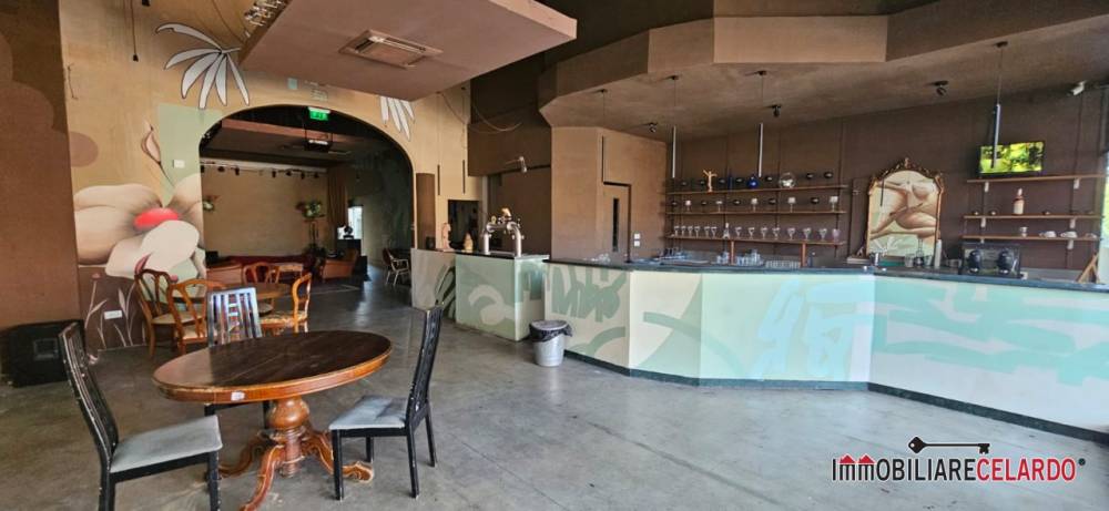 negozio in affitto a Colle di Val d'Elsa