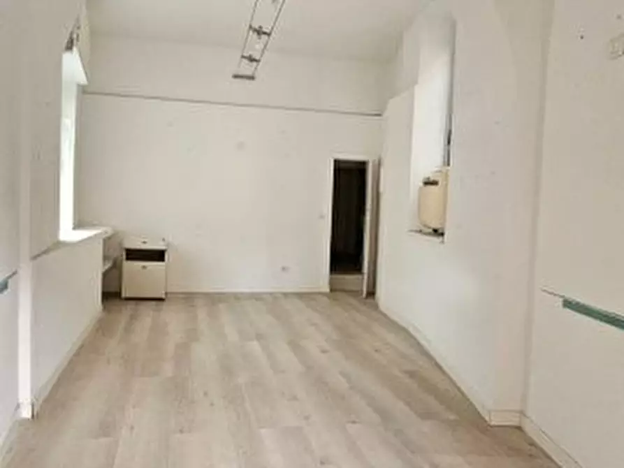 negozio in affitto a Colle di Val d'Elsa