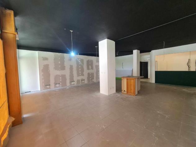 negozio in affitto a Colle di Val d'Elsa