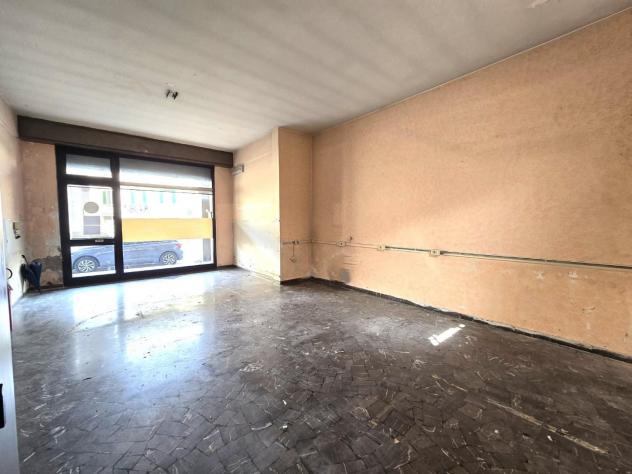 negozio in affitto a Colle di Val d'Elsa