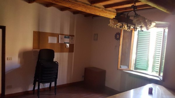 ufficio in affitto a Monteriggioni in zona Castellina Scalo