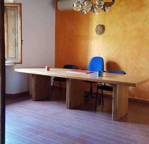 ufficio in affitto a Monteriggioni in zona Castellina Scalo