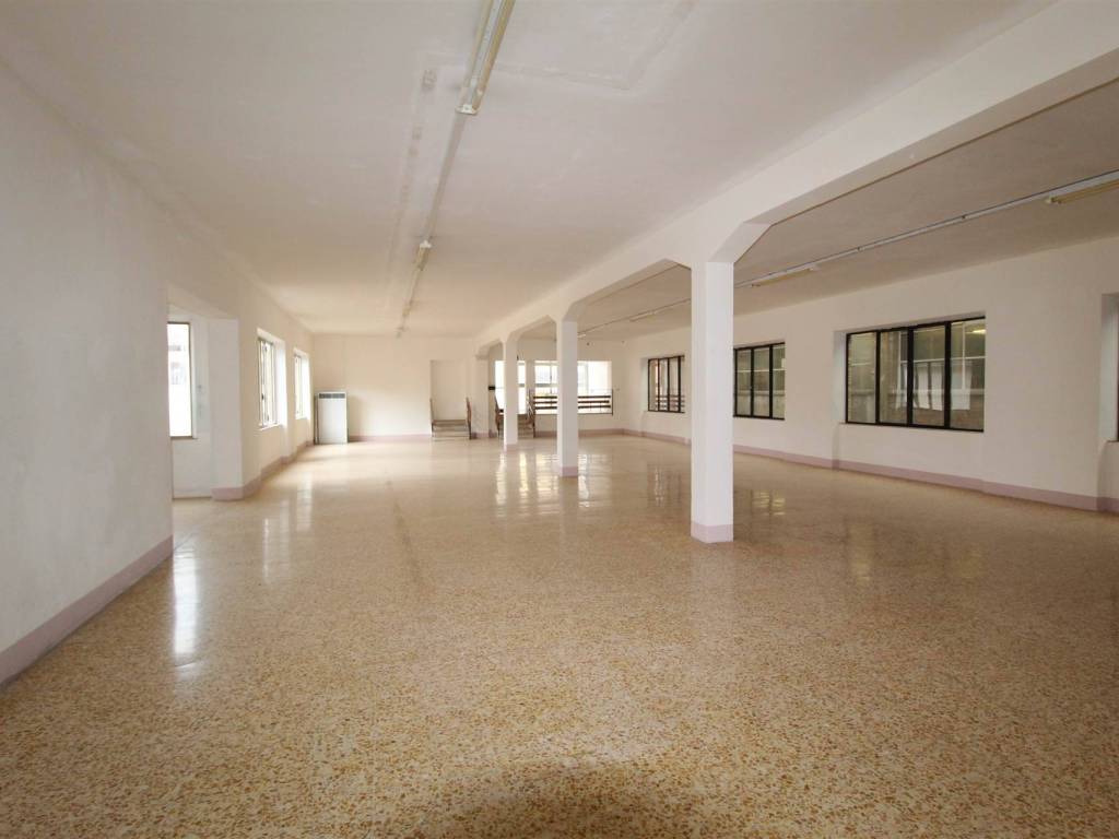 negozio in affitto a Poggibonsi