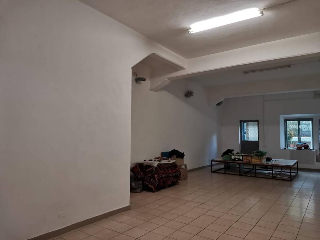 negozio in affitto a Poggibonsi