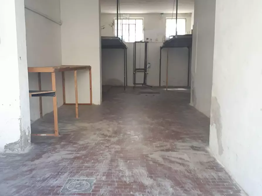 locale di sgombero in affitto a Poggibonsi