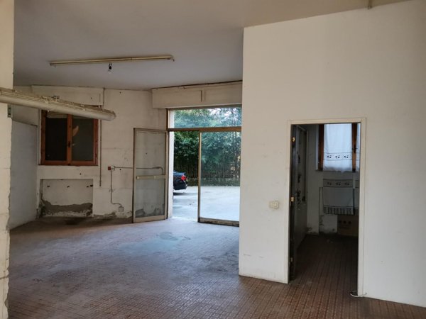 locale commerciale in affitto a Poggibonsi