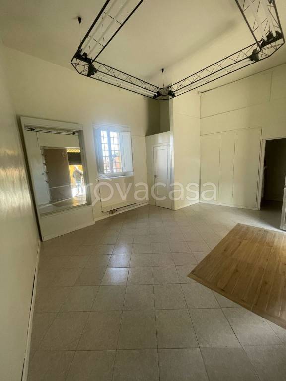 negozio in affitto a Poggibonsi