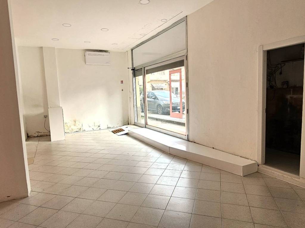 locale commerciale in affitto a Poggibonsi