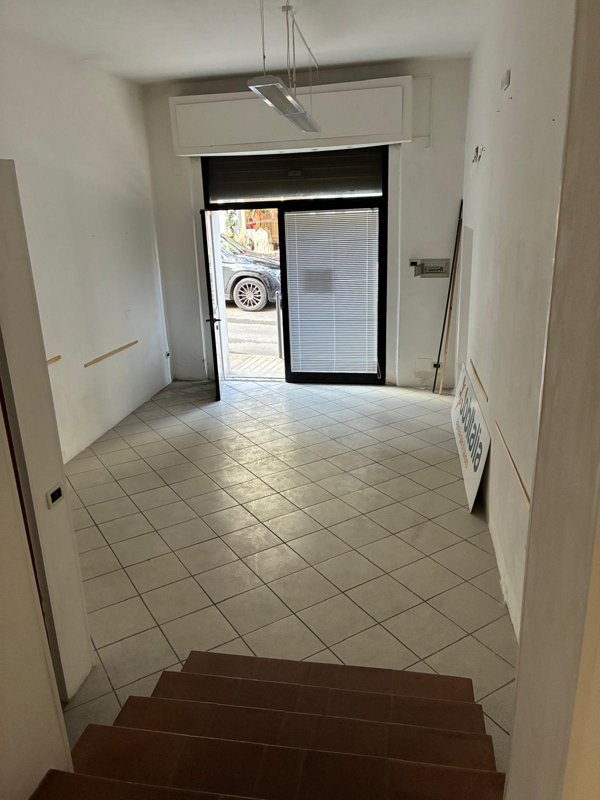 locale commerciale in affitto a Poggibonsi