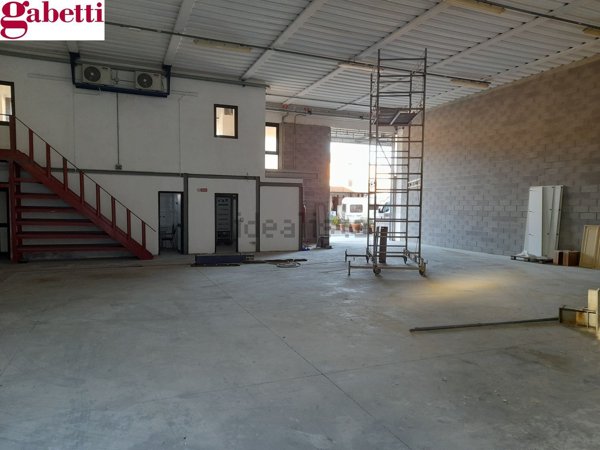 capannone in affitto a Poggibonsi