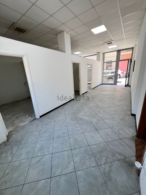 locale commerciale in affitto a Poggibonsi in zona Centro Storico