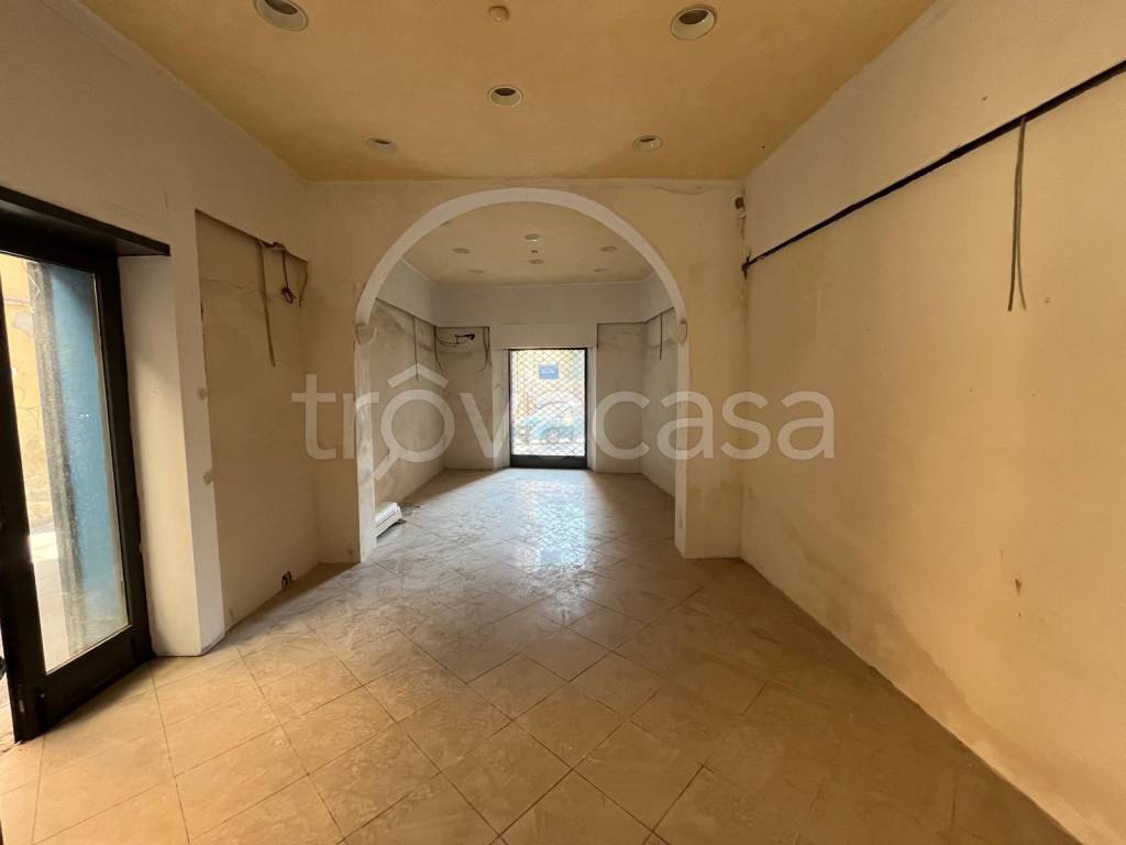 negozio in affitto a Poggibonsi