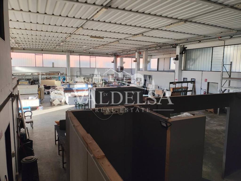 locale commerciale in affitto a Poggibonsi