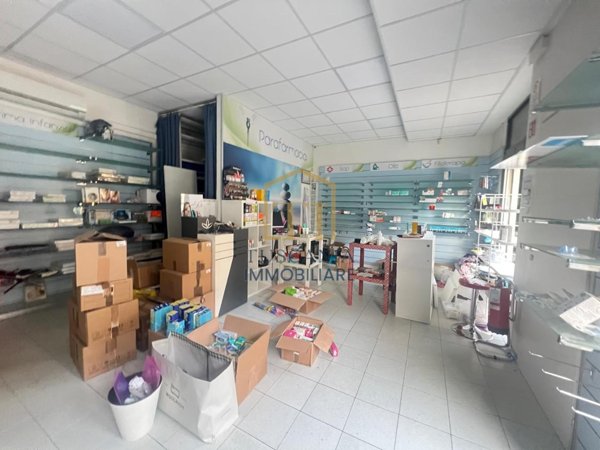 locale commerciale in affitto a Poggibonsi in zona Borgaccio