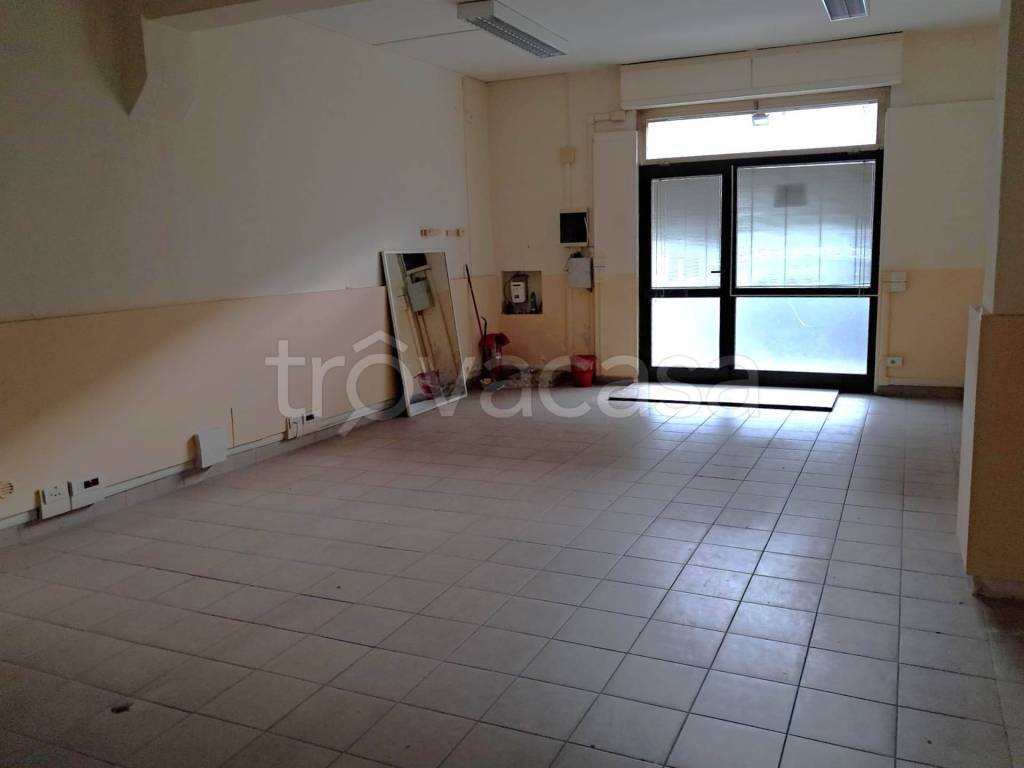 negozio in affitto a Poggibonsi