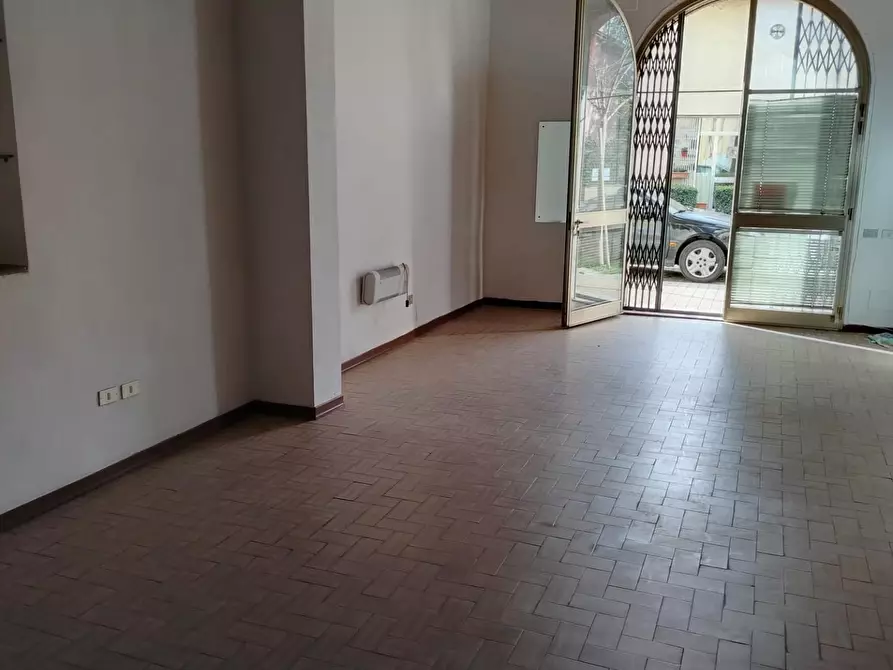 locale commerciale in affitto a Poggibonsi