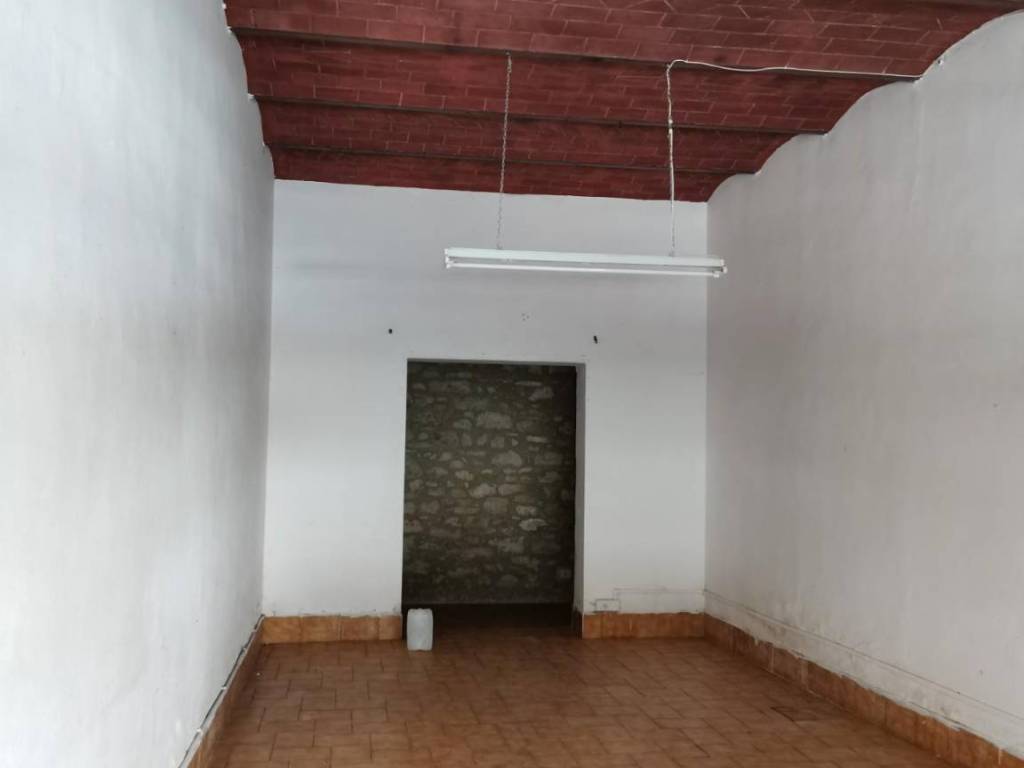 negozio in affitto a Poggibonsi