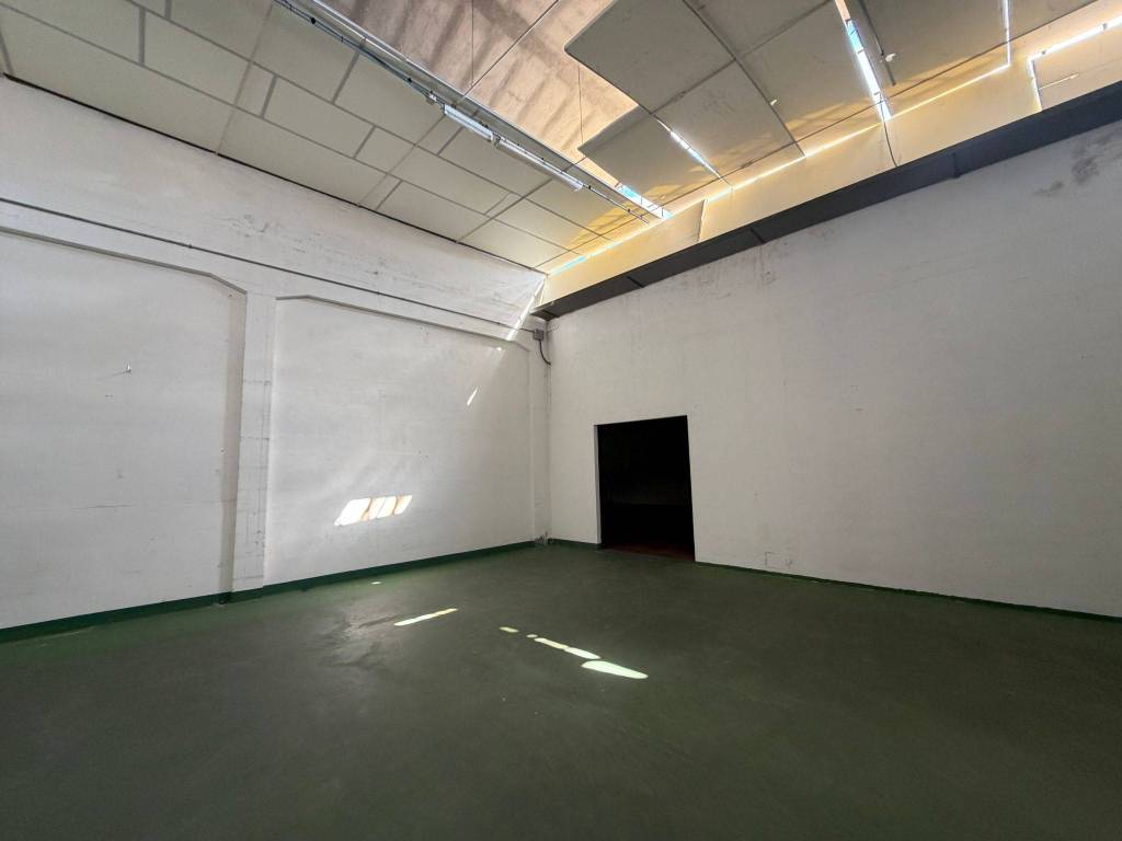 locale commerciale in affitto a Poggibonsi