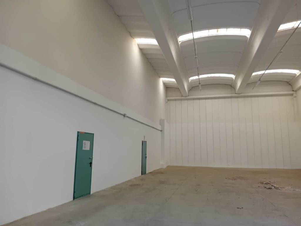 negozio in affitto a Poggibonsi