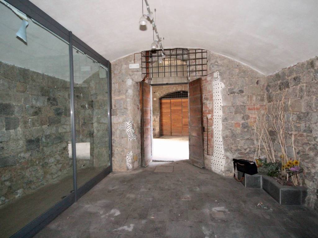 negozio in affitto a Siena in zona Centro Città