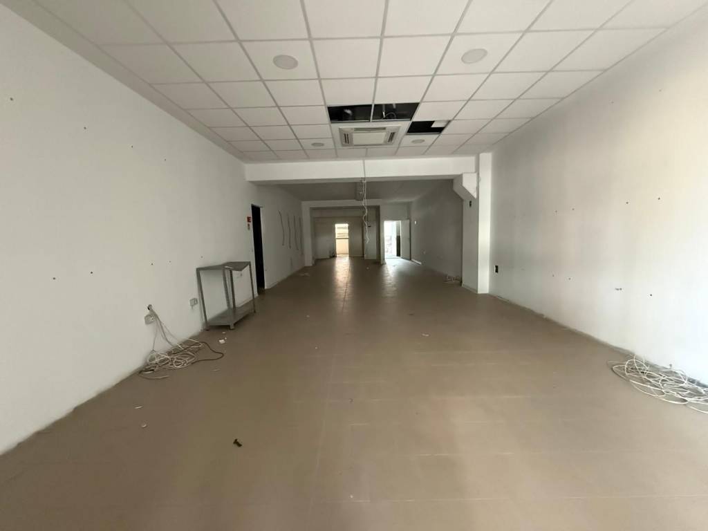 negozio in affitto a Siena