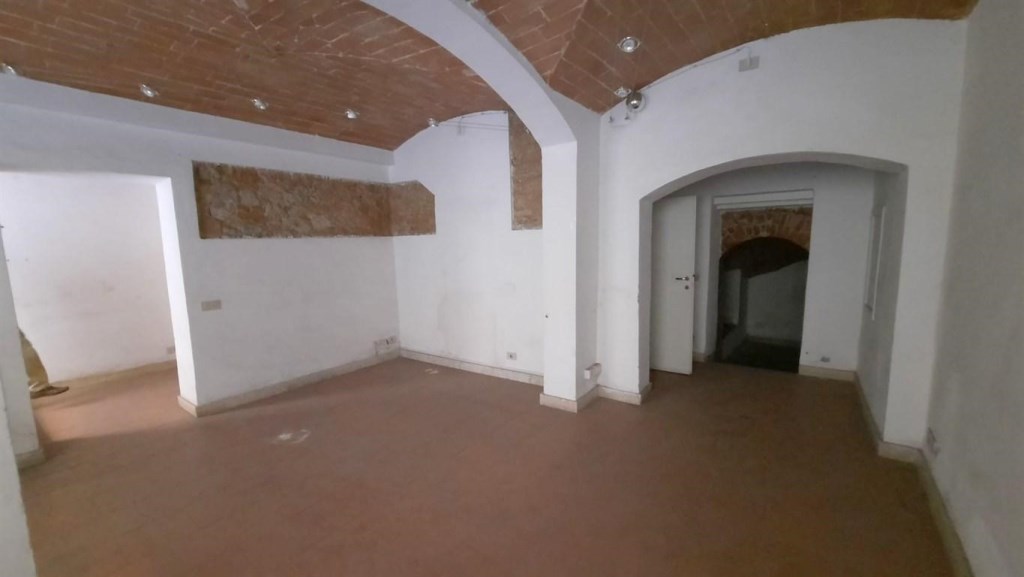negozio in affitto a Siena in zona Centro Città