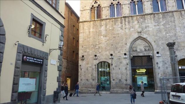 negozio in affitto a Siena in zona Centro Città