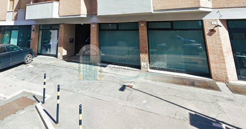 locale commerciale in affitto a Siena