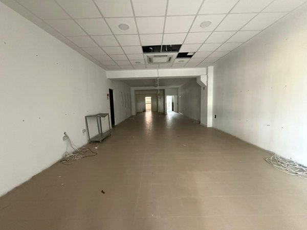 locale commerciale in affitto a Siena