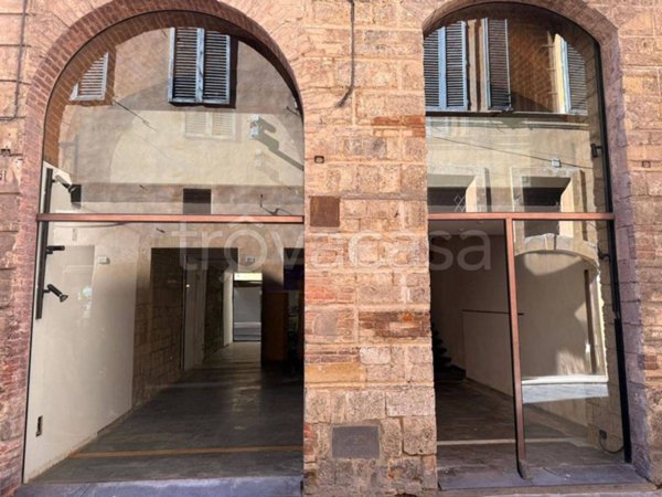 negozio in affitto a Siena
