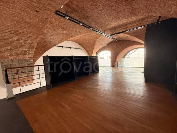 negozio in affitto a Siena