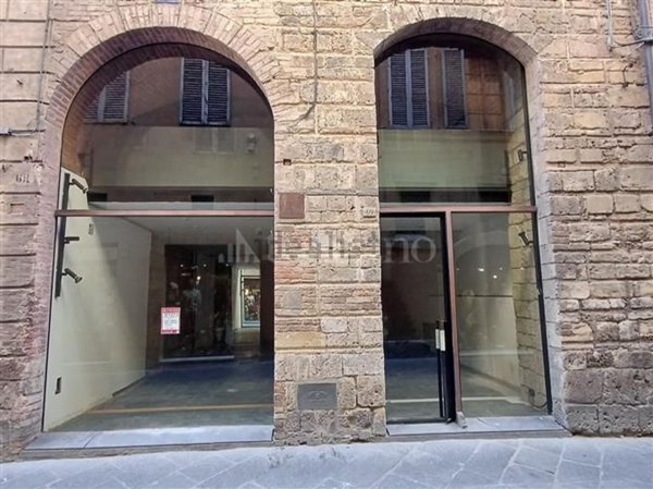 locale di sgombero in affitto a Siena in zona Centro Città