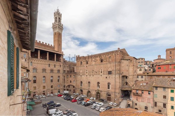 locale di sgombero in affitto a Siena in zona Centro Città