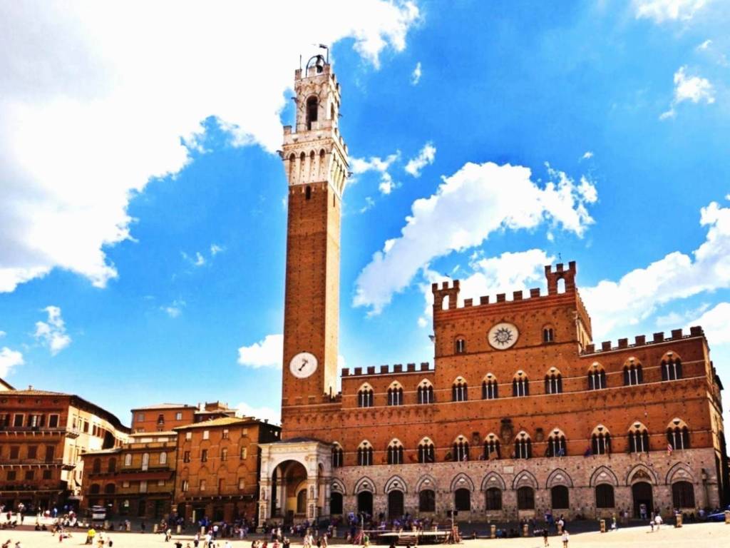 negozio in affitto a Siena in zona Centro Città