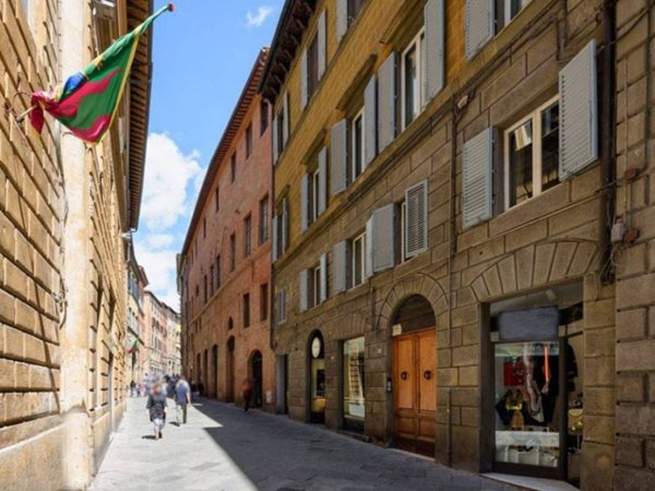 negozio in affitto a Siena in zona Centro Città