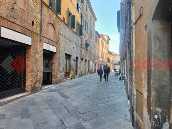 negozio in affitto a Siena in zona Centro Città