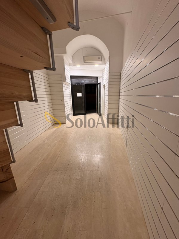 locale commerciale in affitto a Siena in zona Centro Città