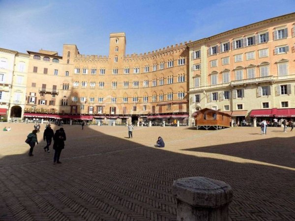 negozio in affitto a Siena in zona Centro Città