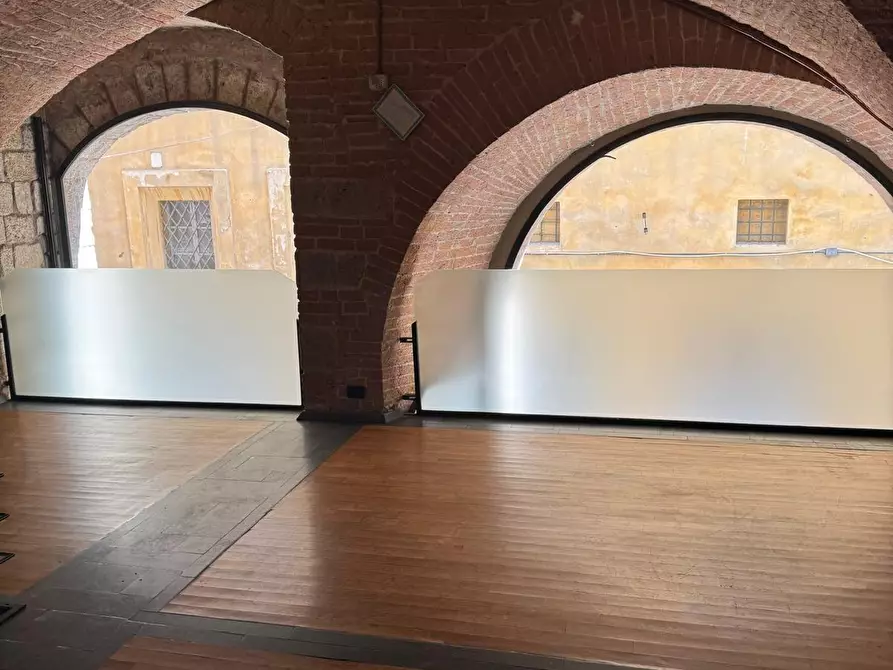 locale commerciale in affitto a Siena in zona Centro Città