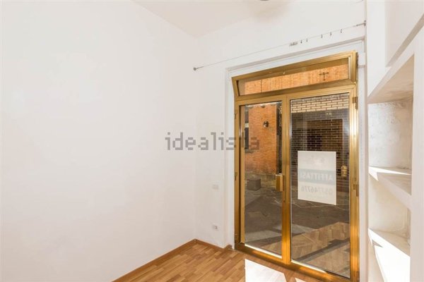 locale commerciale in affitto a Siena