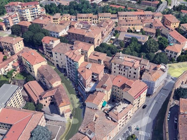 negozio in affitto a Siena in zona Centro Città