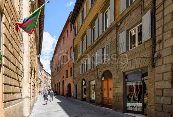 negozio in affitto a Siena in zona Centro Città
