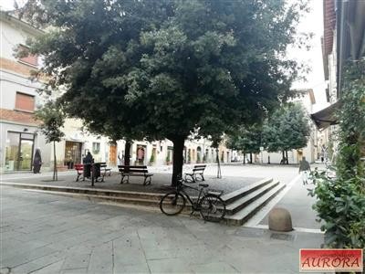 locale commerciale in affitto a Siena